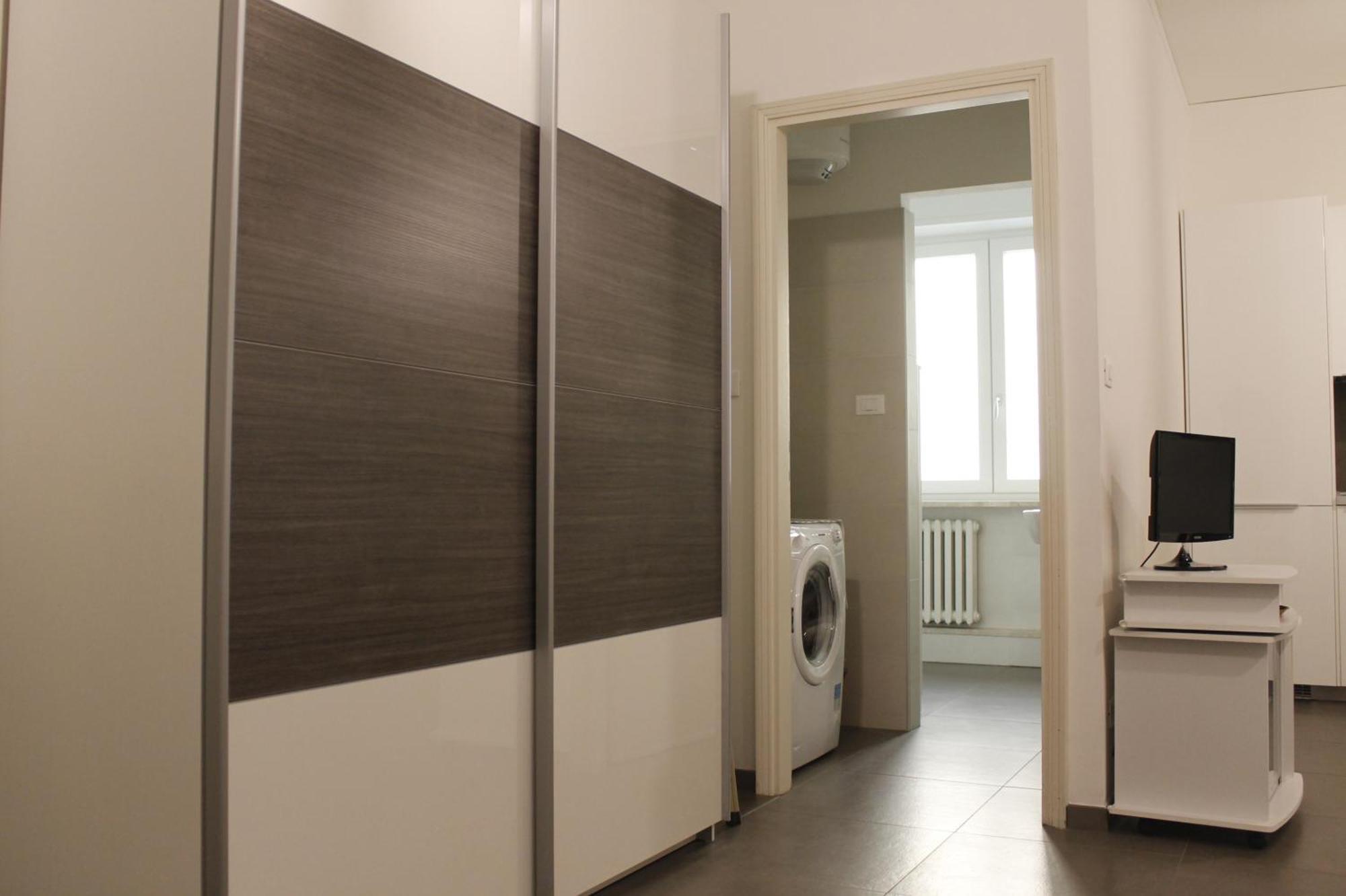 Re Lear Apartment *